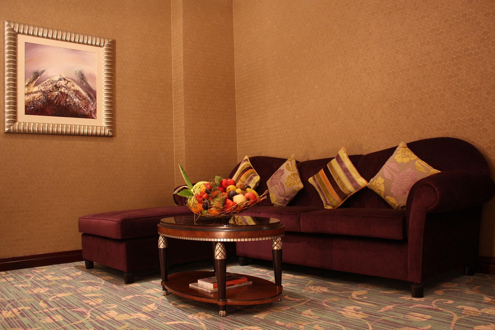 Grand Regency Doha, Trademark Collection By Wyndham Exterior photo A living room