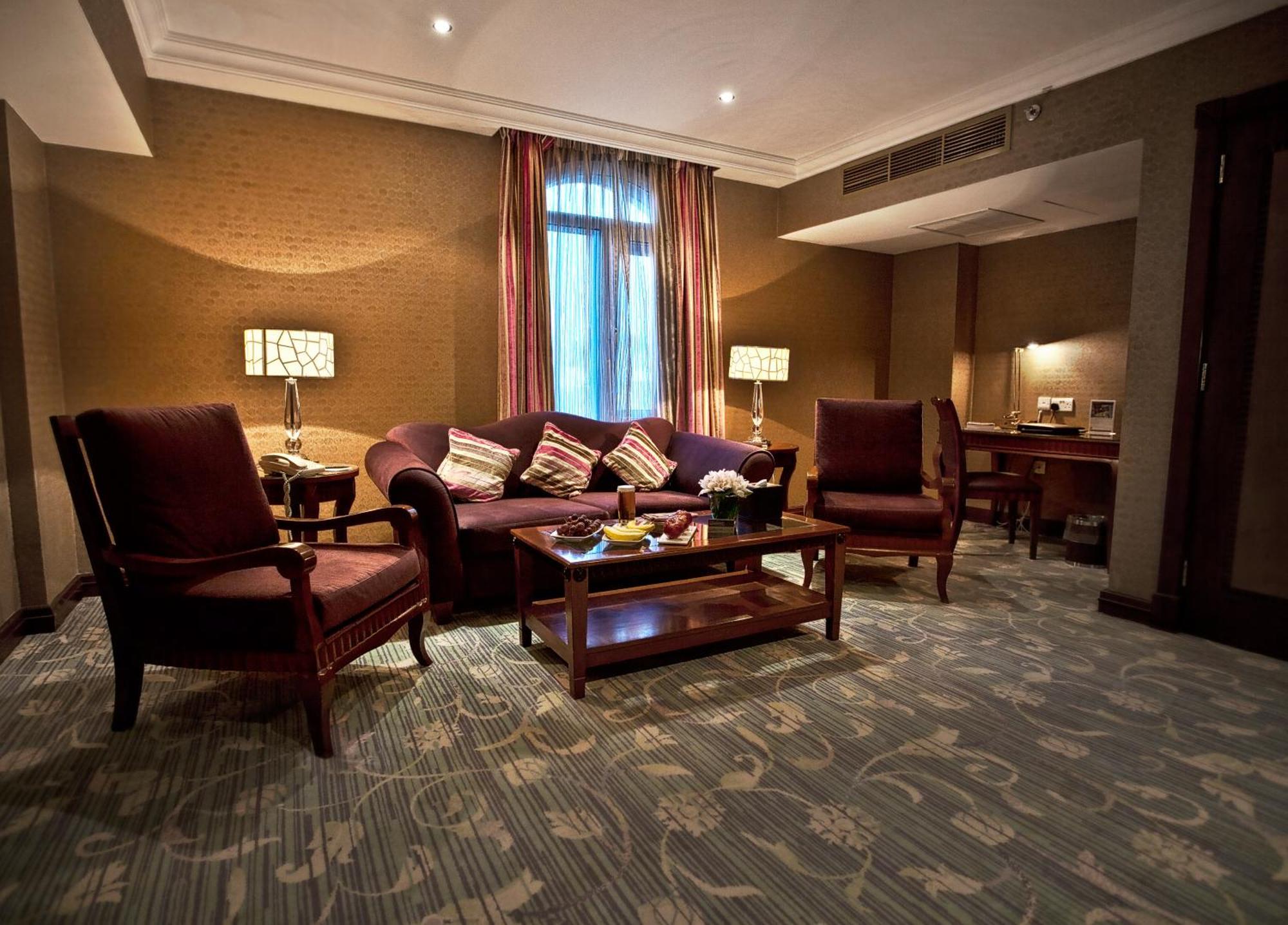 Grand Regency Doha, Trademark Collection By Wyndham Exterior photo A suite at the hotel